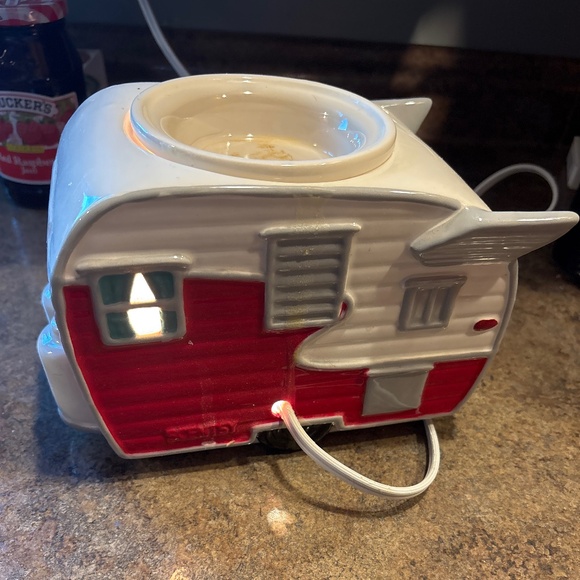 Scentsy wax warmer- Camper Edition - Picture 3 of 3